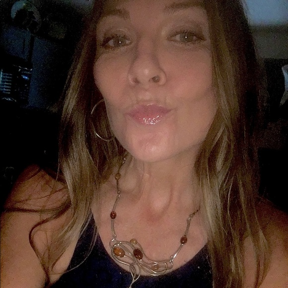 Meet your Posher, Victoria - Picture 1 of 8